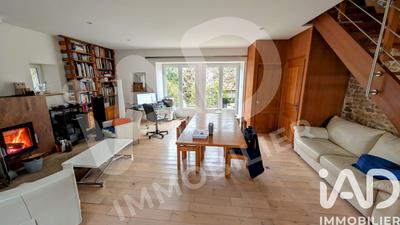 Maison - 345 m² - 11 pièces