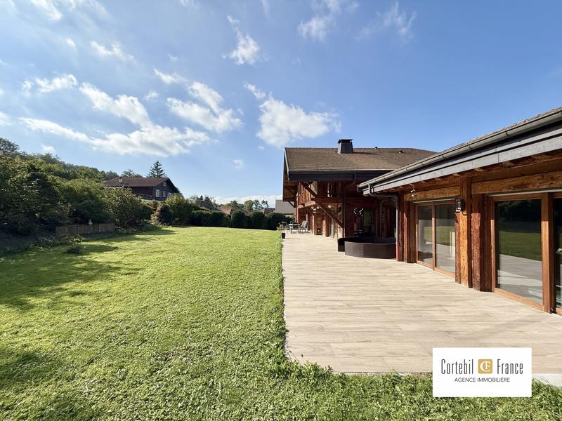 Châlet - 319 m² - 12 pièces