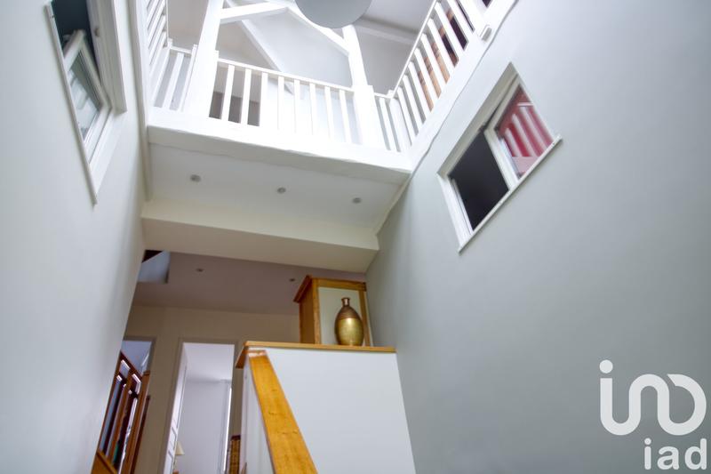 Maison - 200 m² - 8 pièces