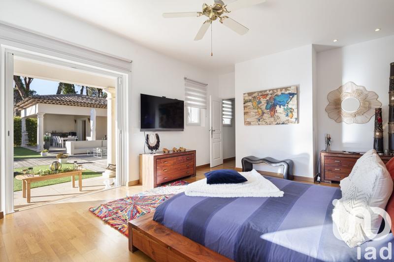 Maison - 300 m² - 8 pièces