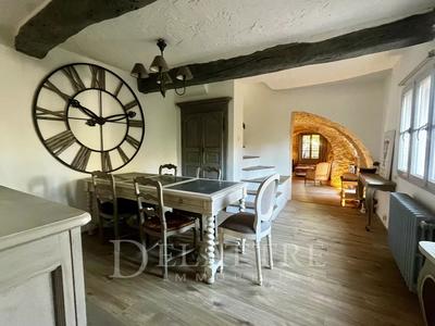 Villa - 263 m² - 9 pièces