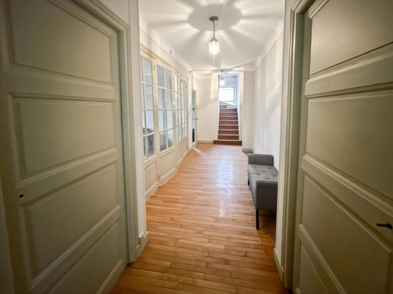 Maison - 263 m² - 8 pièces