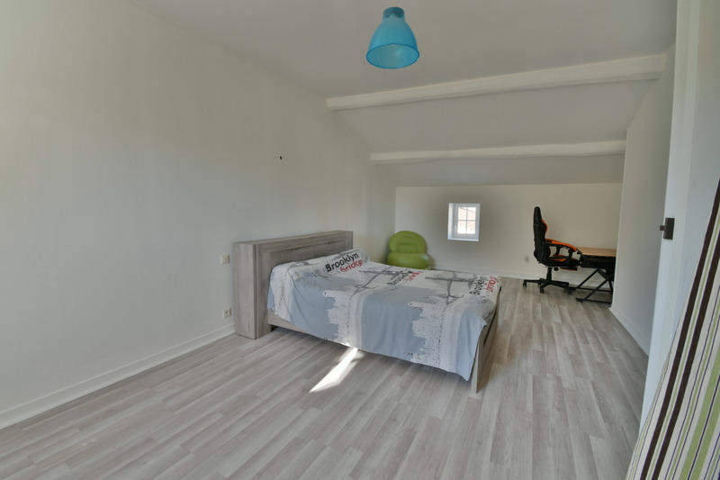 Maison - 220 m² - 8 pièces