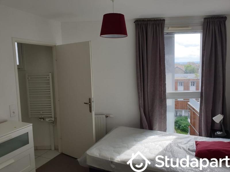 Chambre - 12 m² - 1 pièce