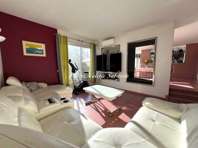 Propriété - 270 m² - 9 pièces