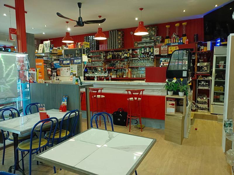 Local commercial - 245 m² - 10 pièces