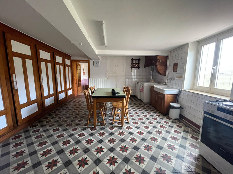 Maison - 208 m² - 8 pièces