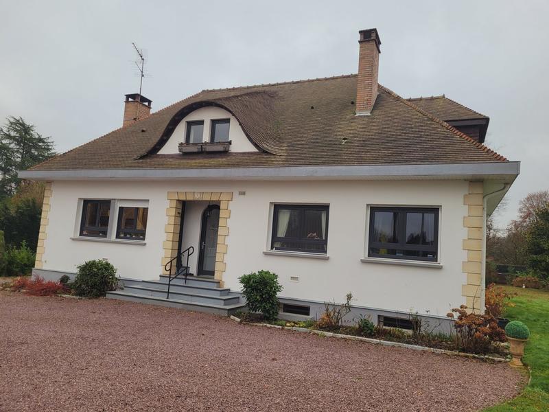 Maison - 180 m² - 8 pièces