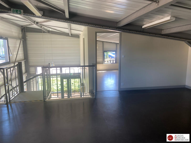 Local d'activités - 388 m²