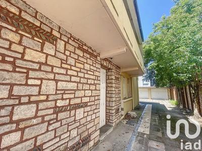 Maison - 210 m² - 7 pièces