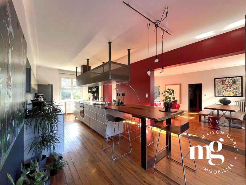 Villa - 200 m² - 7 pièces