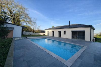 Maison - 283 m² - 6 pièces