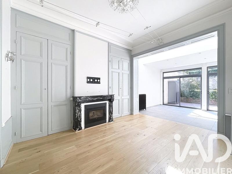 Maison de ville - 242 m² - 8 pièces