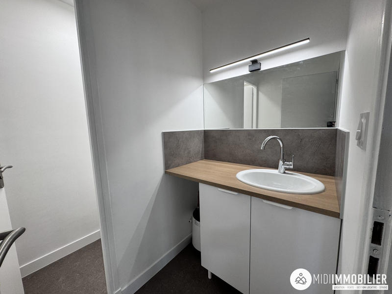 Bureau - 63 m² - 2 pièces