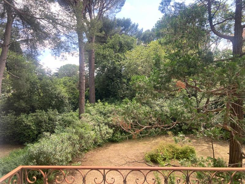 Propriété - 260 m² - 9 pièces