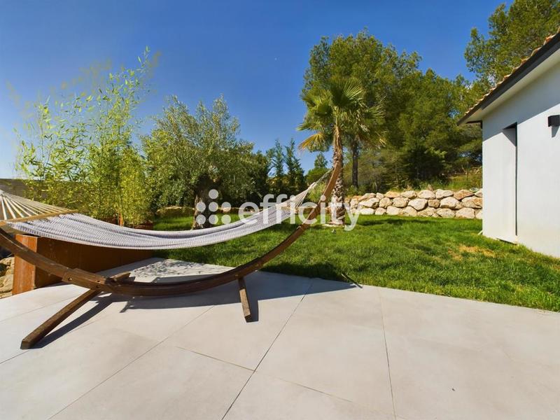 Maison - 200 m² - 7 pièces