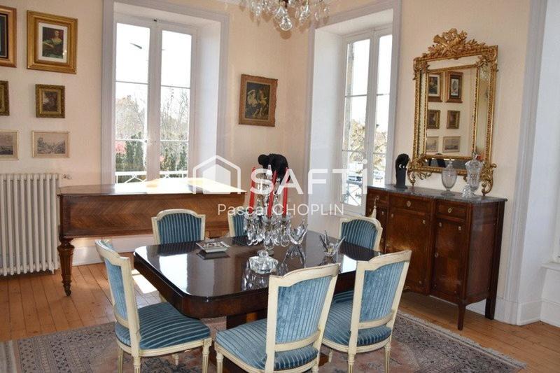 Appartement - 160 m² - 6 pièces