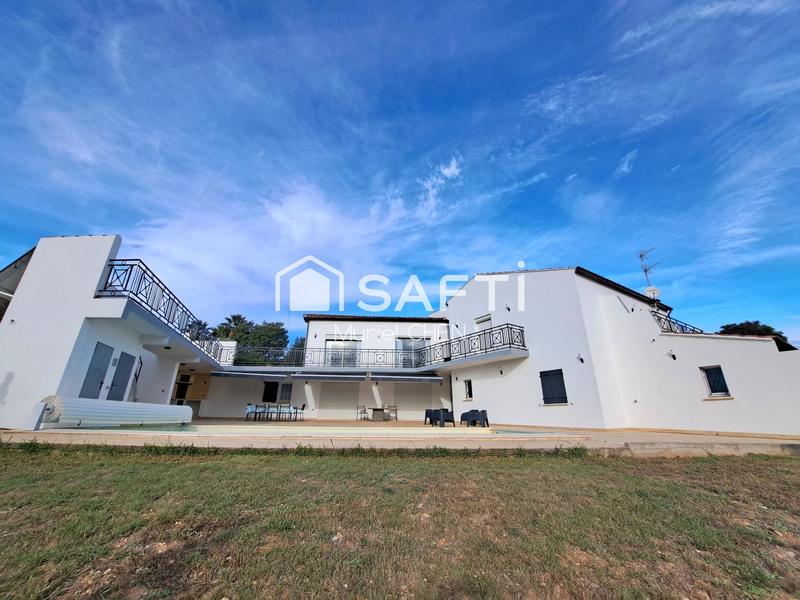 Villa - 321 m² - 10 pièces