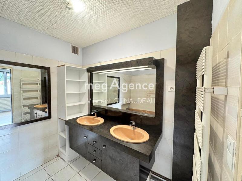 Maison - 137 m² - 6 pièces