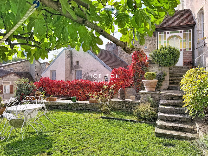 Maison ancienne - 266 m² - 10 pièces