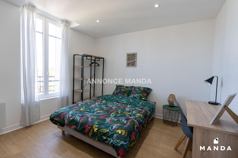 Chambre - 11 m² - 4 pièces