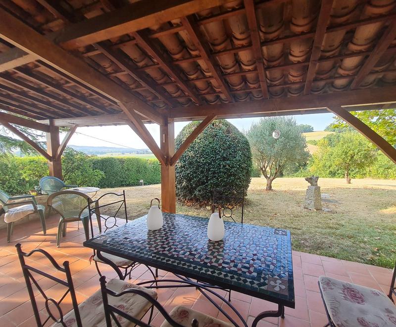 Maison - 230 m² - 6 pièces