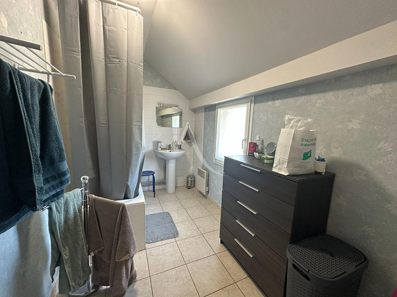 Maison - 257 m² - 12 pièces