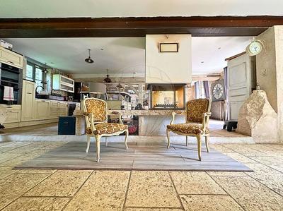 Propriété - 522 m² - 13 pièces