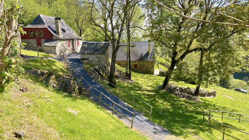 Maison - 223 m² - 8 pièces