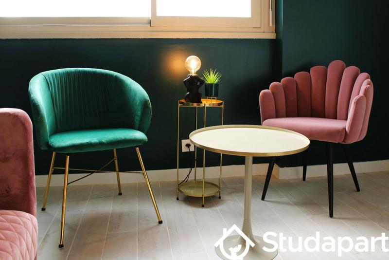 Chambre - 10 m² - 1 pièce