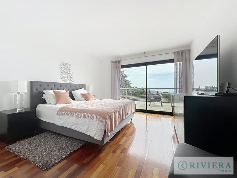 Maison - 203 m² - 5 pièces