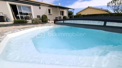 Maison traditionnelle - 88 m² - 4 pièces