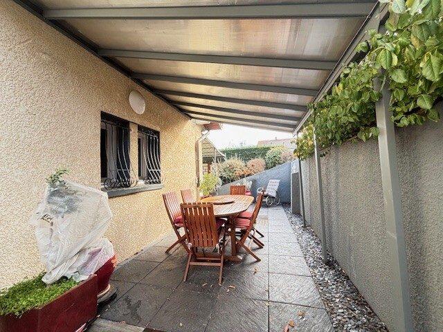 Maison - 204 m² - 9 pièces