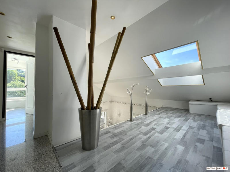 Villa - 181 m² - 8 pièces