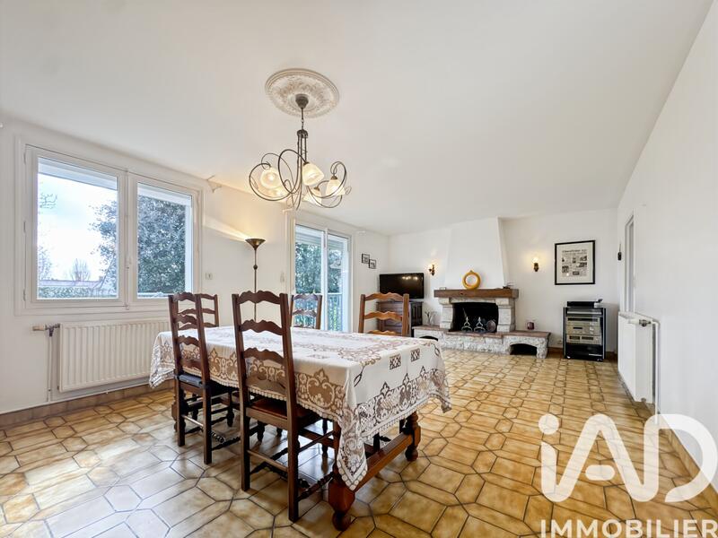 Maison - 98 m² - 6 pièces