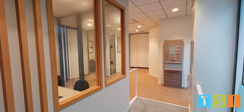 Bureau - 210 m² - 4 pièces