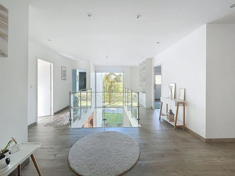 Maison - 296 m² - 8 pièces