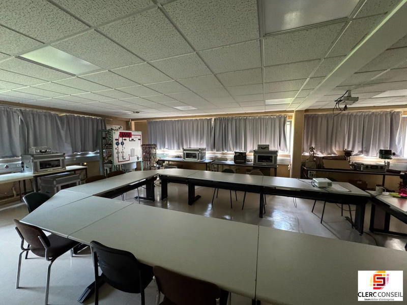 Bureau - 2 660 m²