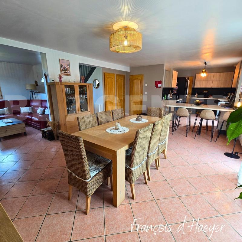 Maison traditionnelle - 154 m² - 6 pièces