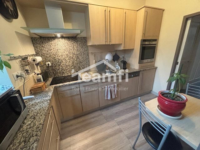 Maison - 142 m² - 8 pièces