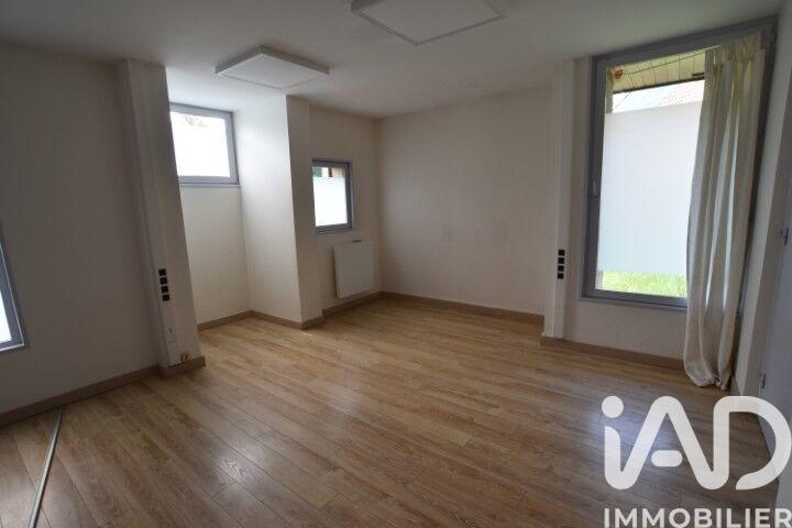 Maison de maîtres - 251 m² - 16 pièces