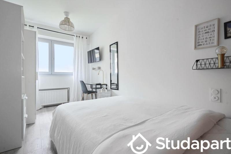 Chambre - 12 m² - 1 pièce