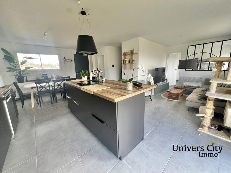 Maison contemporaine - 91 m² - 5 pièces