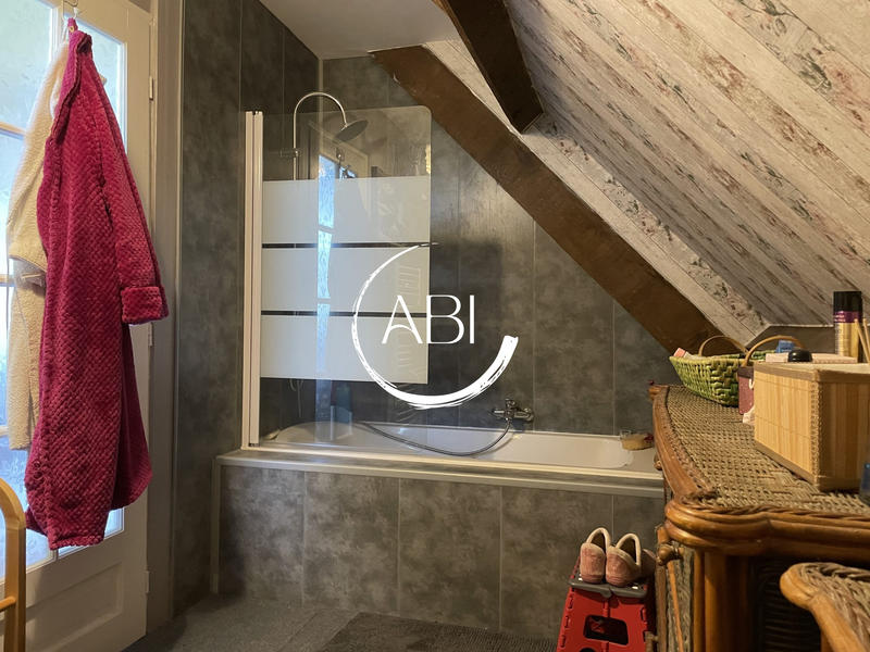 Maison traditionnelle - 130 m² - 6 pièces