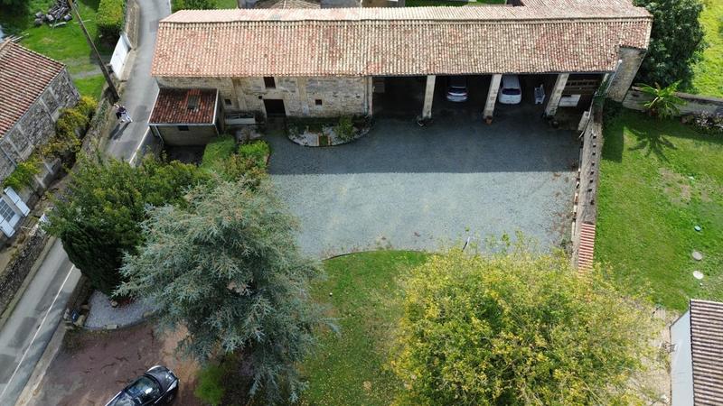 Maison - 245 m² - 11 pièces