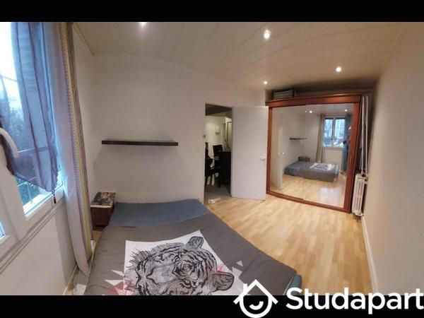 Chambre - 9 m² - 1 pièce