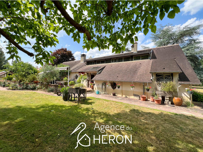 Maison - 304 m² - 10 pièces