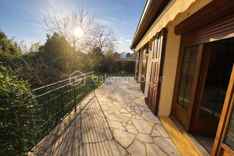 Maison - 218 m² - 7 pièces