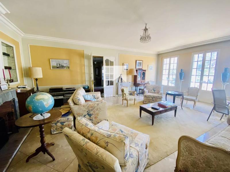 Maison - 200 m² - 6 pièces