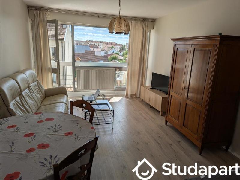 Chambre - 13 m² - 1 pièce